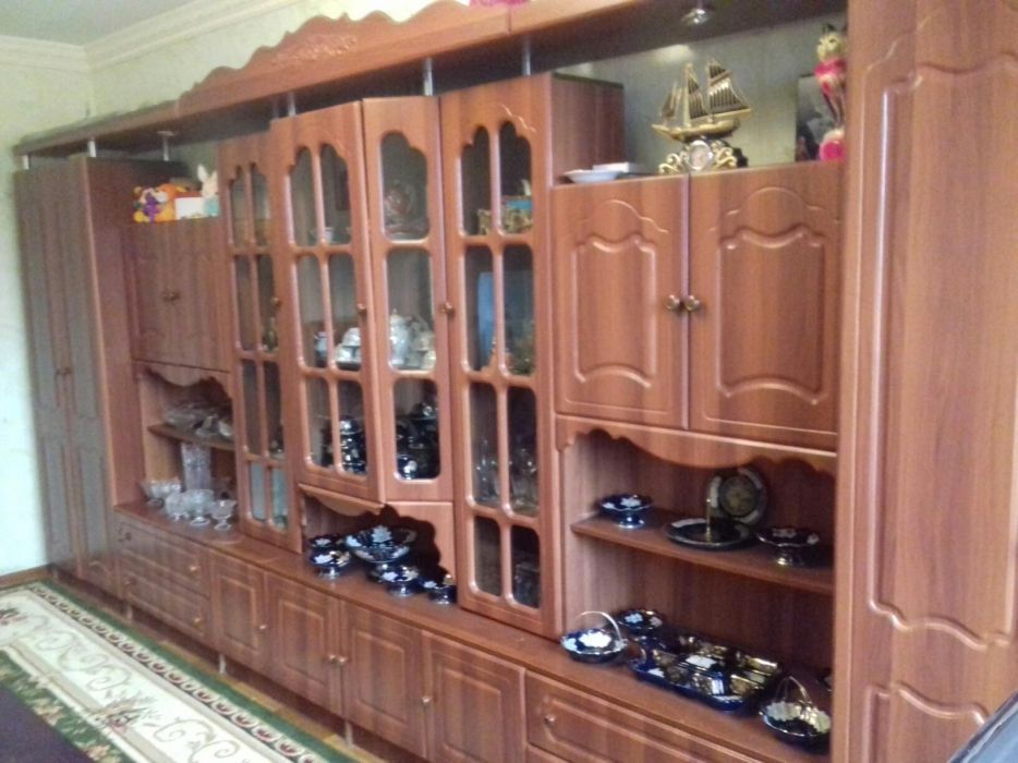 Стенка Afina в хорошем состоянии с подсветкой. (срочно)