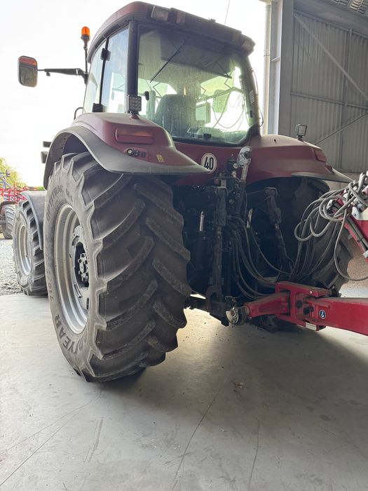Tractor Case IH Magnum 335