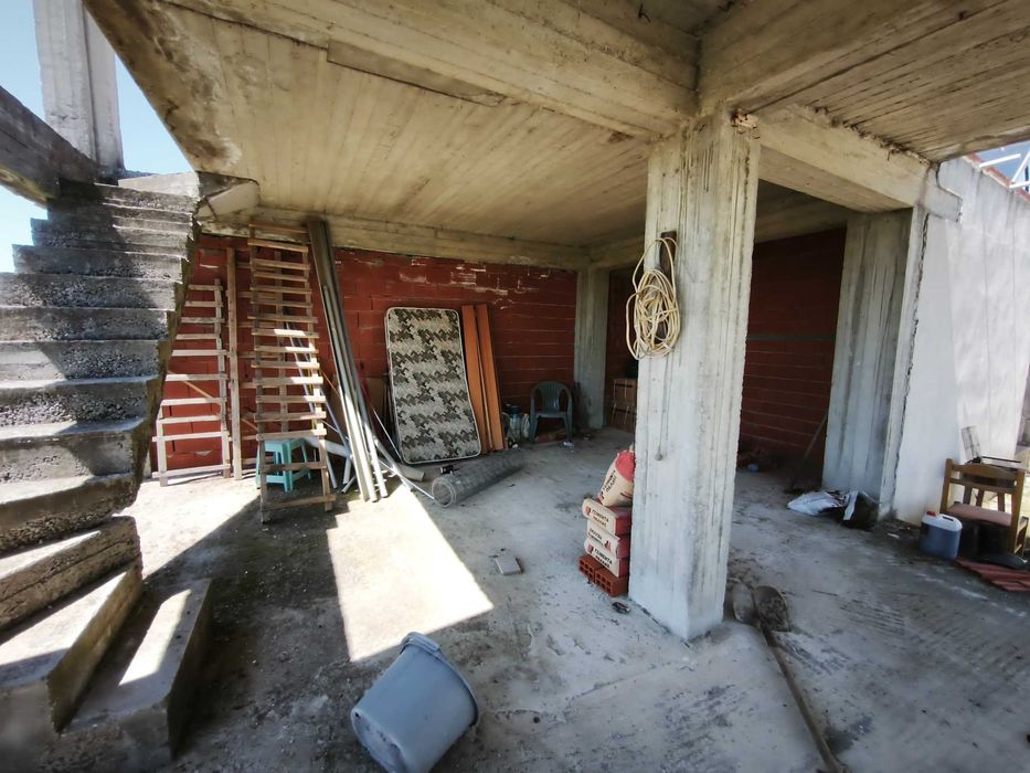 Продава къща 80 м2, апартамент 55 м2, строеж 77 м2, склад 30 м2 с двор 575 м2 в Кердилия, Гърция