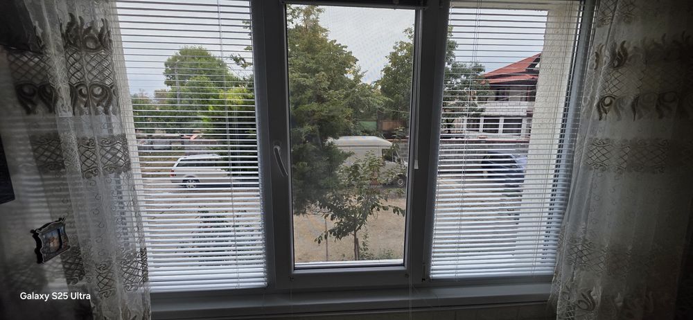 Продавам дограма пет камерна