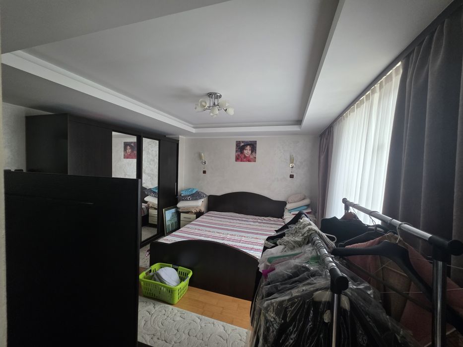 Apartament 3 camere 72mp2 et 2,loc de parcare proprietate