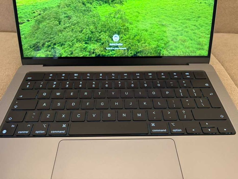 Macbook M1 Pro 14'' inch 10 cpu 1tb