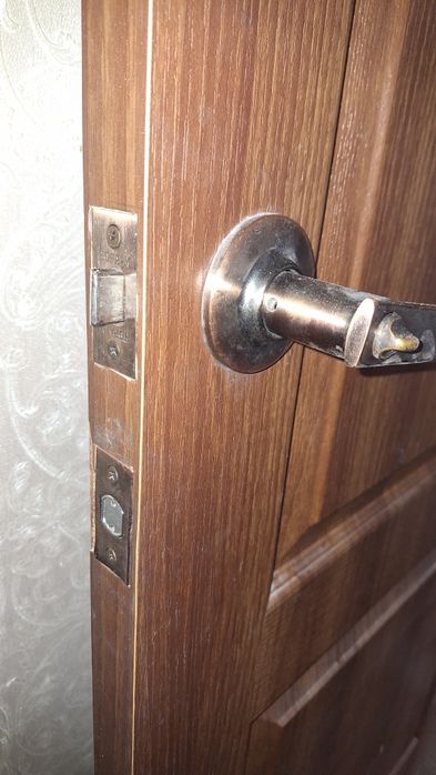 дверь межкомнатная б.у