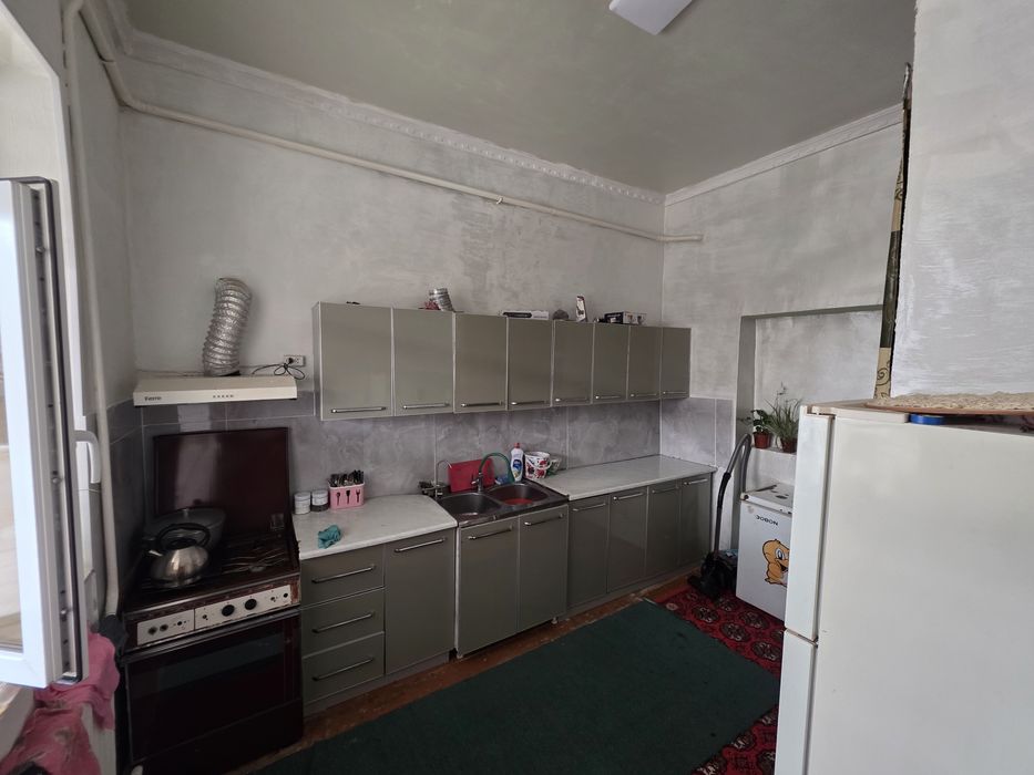 Uy sotiladi 228 kv +24