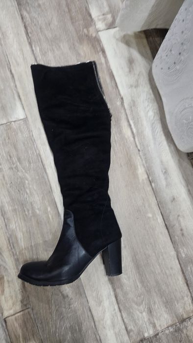 Продам демисезонные сапоги