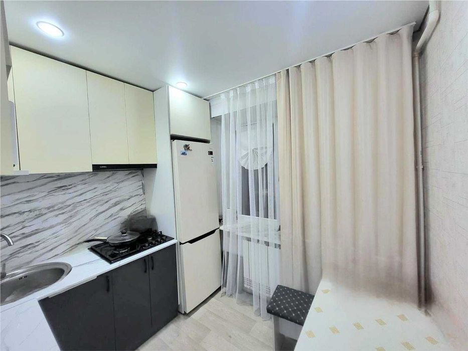 а Продам 3 комнатную Свечка 6 микрорайон