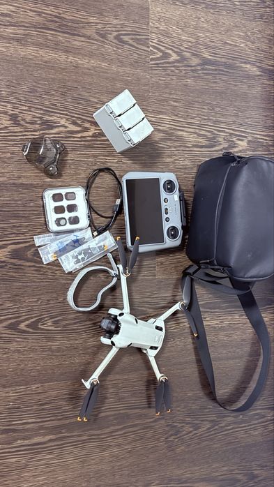 DJI Mini 4 Pro Fly More Combo – ca nou, altitudine deblocata 500m