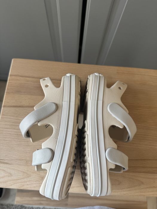 CROCS  originali sandale marimea 10 sau 27 -28 eur