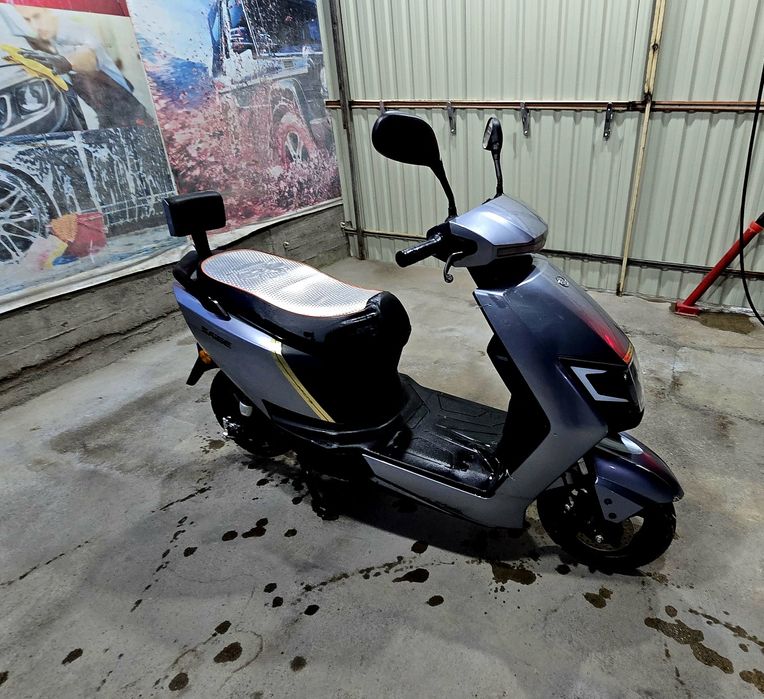 Skuter sotiladi xolati zo'r 55-60 km yuradi