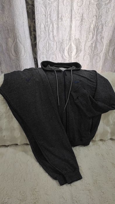 Костюм спортивный