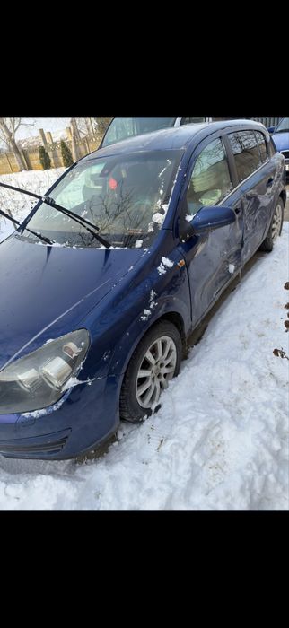 Opel Astra H 1,7 CDTI avariat