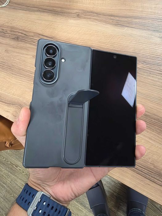 Galaxy Z Fold 7 / 512 / почти новый