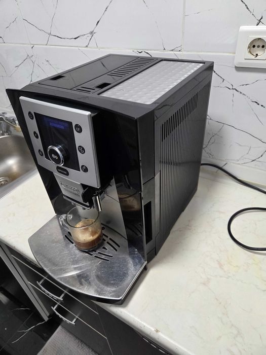 Espressor Automat DeLonghi Perfecta Cappuccino ESAM5500.B Aparat cu Cafea Boabe
