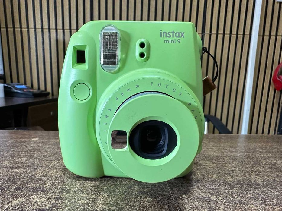 Fujifilm Instax Mini 9 – фотоапарат за моментни снимки