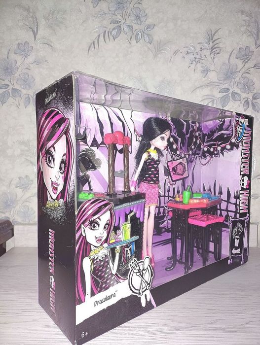 Монстер хай – Дракулаура