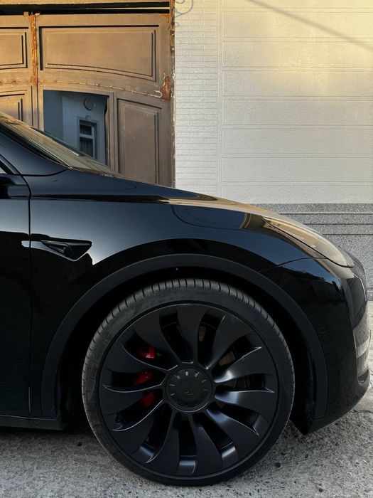 Tesla model y performance sotiladi srochna!!!obmen bor