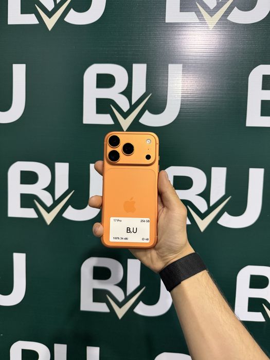 iphone 17 Pro Orange