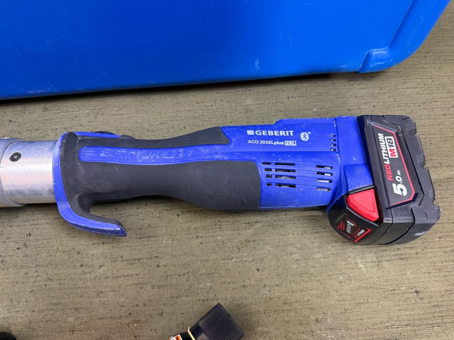 Geberit ACO 203XLplus 2XL Bluetooth прес машина Milwaukee M18