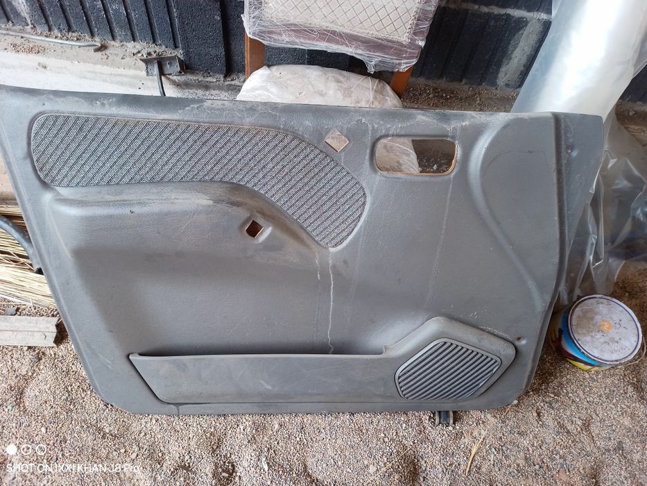 Ниссан мистраль обшивка перед