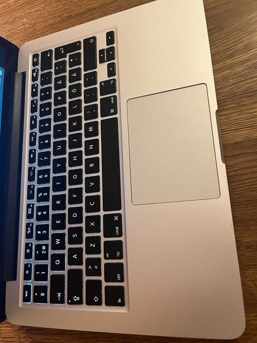 Macbook Pro 13" Retina i5 8 GB RAM 128 GB - без забележки