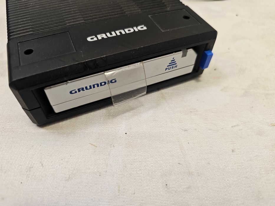 Jukebox Car Audio MP3 Grundig HDD30 (G HP 0600) - Player Auto Hard Disk, Cartuș Detașabil, Telecomandă cu Afișaj LCD