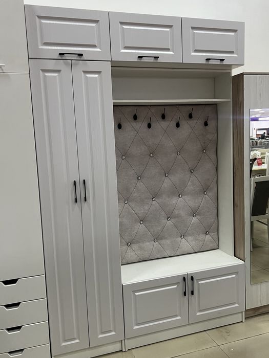 Шкаф ,кух гарнитур ,прихожа