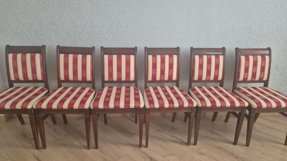 Продам стулья 6 шт деревянные и 4 шт железные