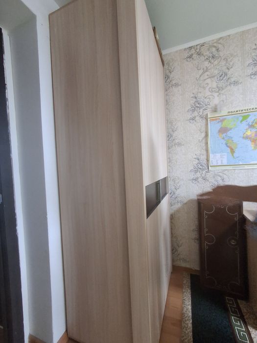 Продам шкаф почти новый.