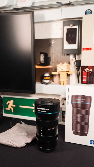 Объектив Sirui Anamorphic 24 mm f/2.8 1.33x для Fujifilm X-Mount