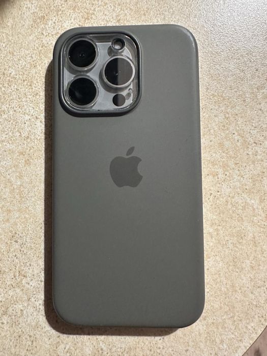 Оригинален MagSafe силиконов кейс Iphone 15 pro