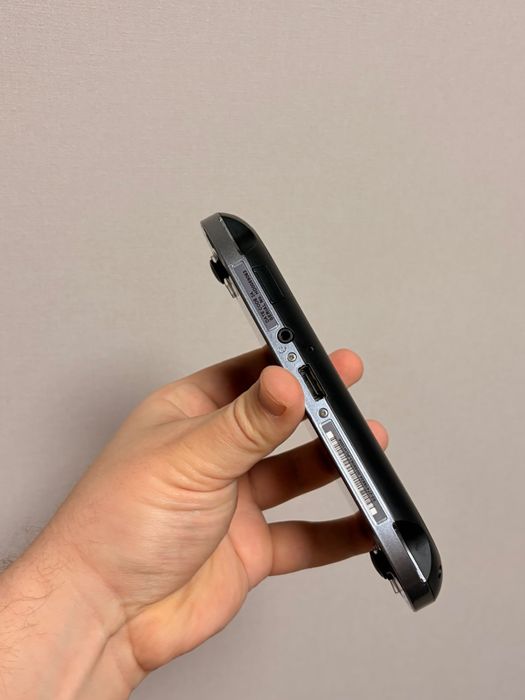 PS Vita Fat/1000 (OLED)