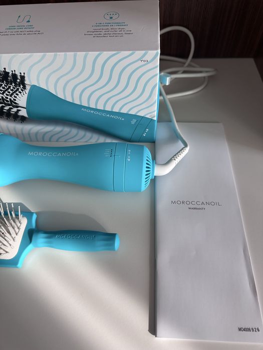 Moroccanoil Effortless Style – perie electrică 4-în-1 + perie cadou
