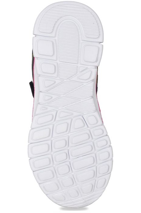 Новые. Школьные дыщащие кроссовки.