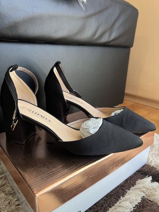 Дамски обувки на ток