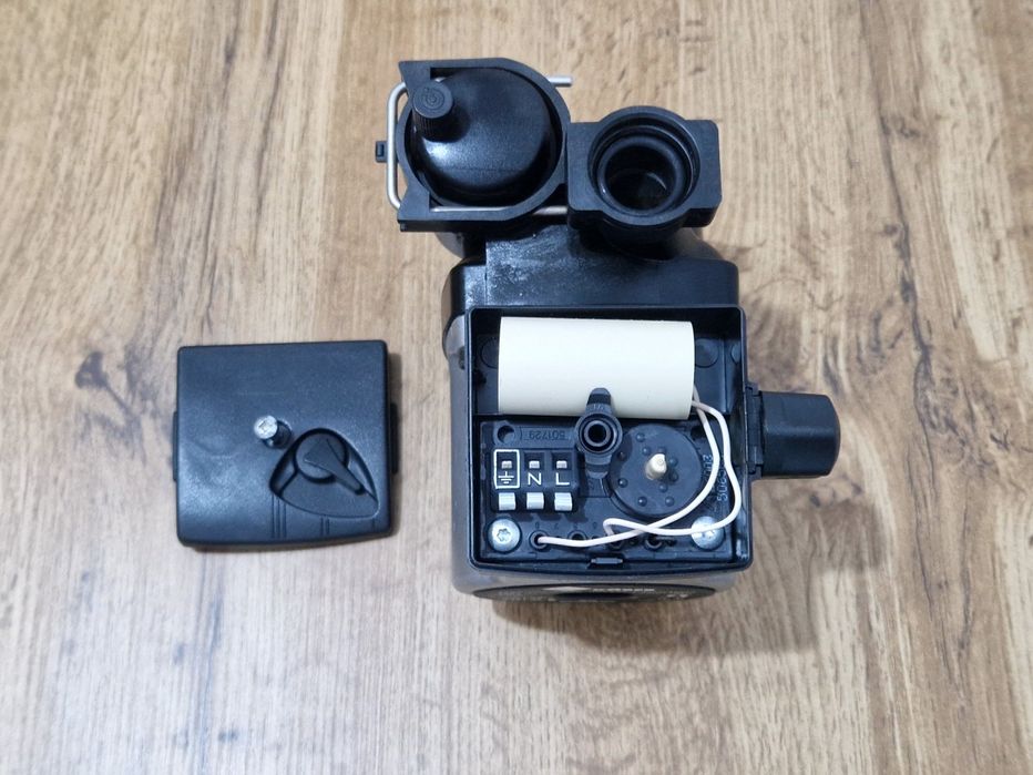 Pompă  UPS 15-60 și Placă afișaj Centrale Motan