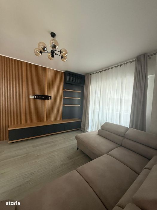 Apartament de închiriat - 2 camere, decomandat, Royal Town