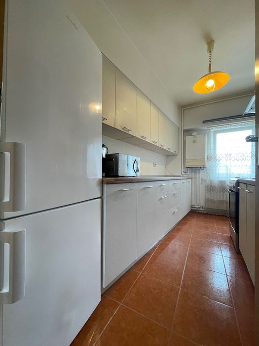 Închiriez ap 3 camere