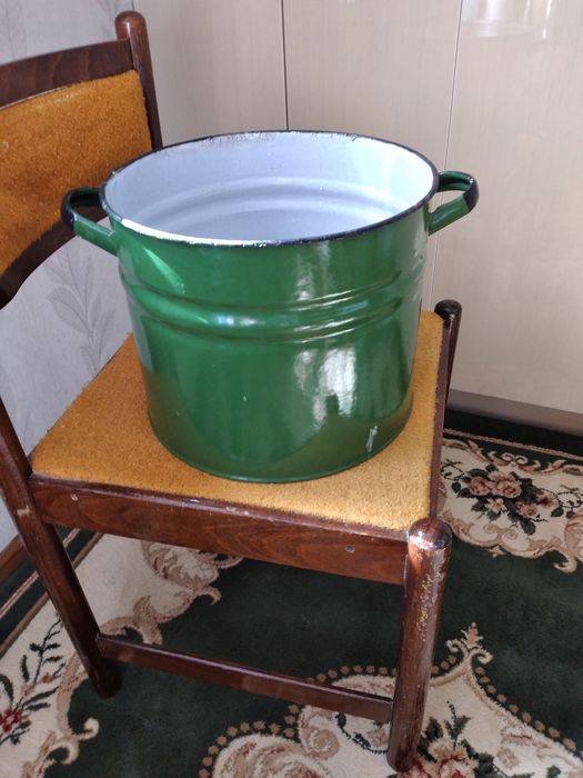 Кастрюля  и два тогора(таза) эмалированные