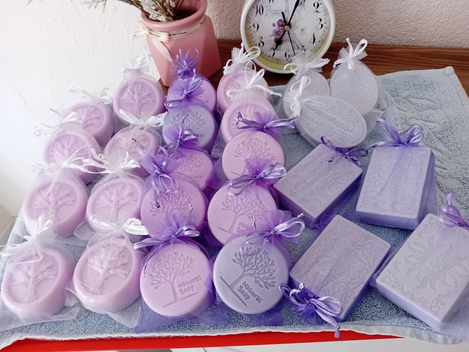 Ръчно изработени сапуни от лавандула и маслодайна роза