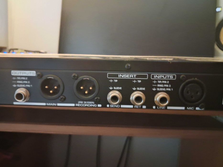 Amplificator voce studio Behringer ULTRA-VOICE VX2000