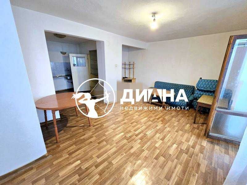Продава се Тристаен апартамент в Пловдив, Център - 105 кв.м за 2191 €/кв.м - Снимка #1