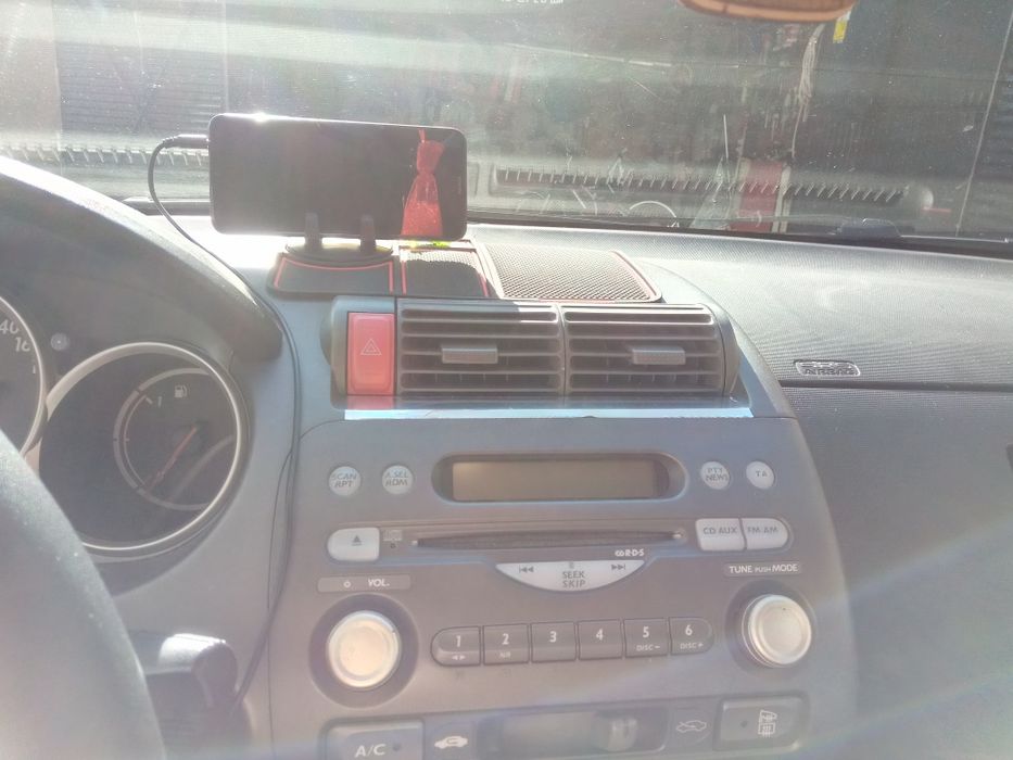 Продавам Хонда джаз 1.2 2007г в състояние за годините си.