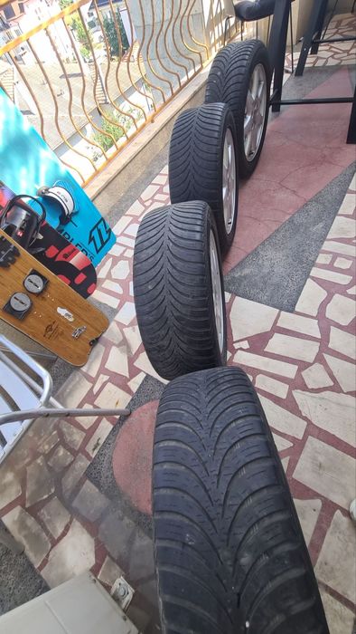 Гуми с алуминиеви джанти