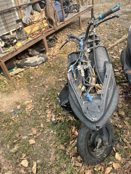 2 мопеда на запчясти