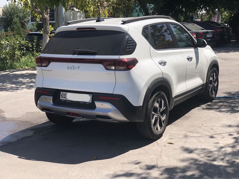 Срочно продается Kia Sonet 3позиция
