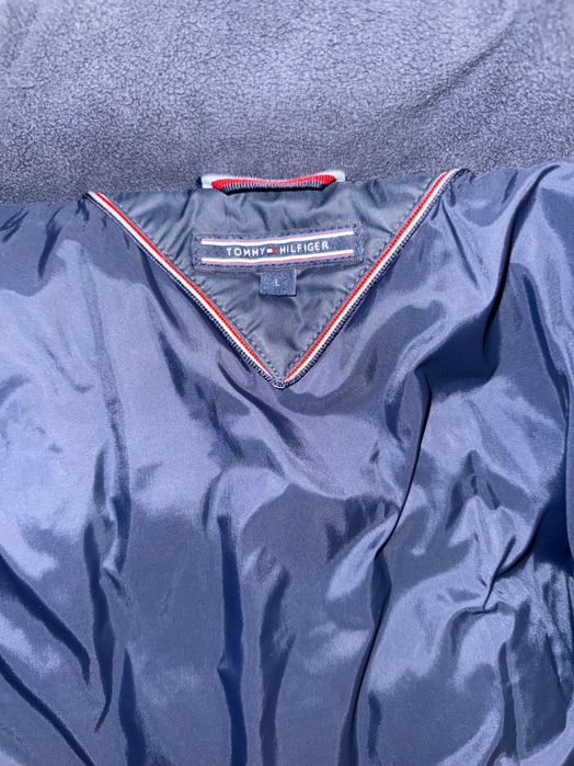 Яке пухено Tommy Hilfiger -вталено е, р-ри: гръд.об.95,ханш108,дълж.90