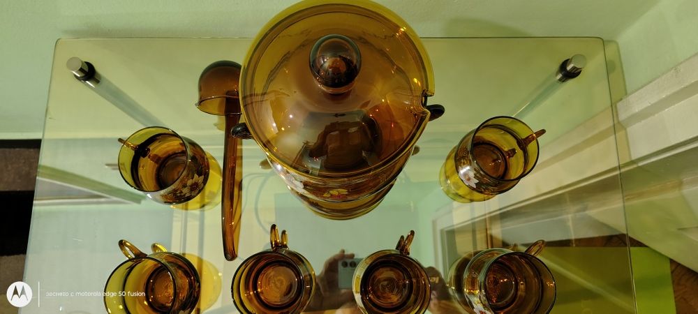 Продавам стъклена кана с черпак