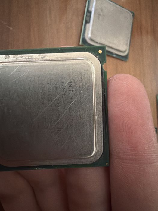 Продаю старые плашки и процессора