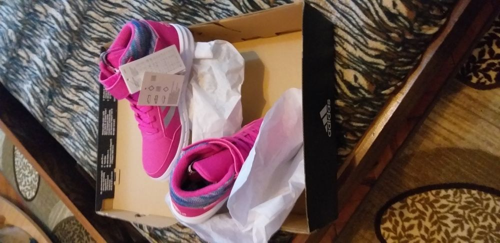 Маратонки на адидас.кецове адидас