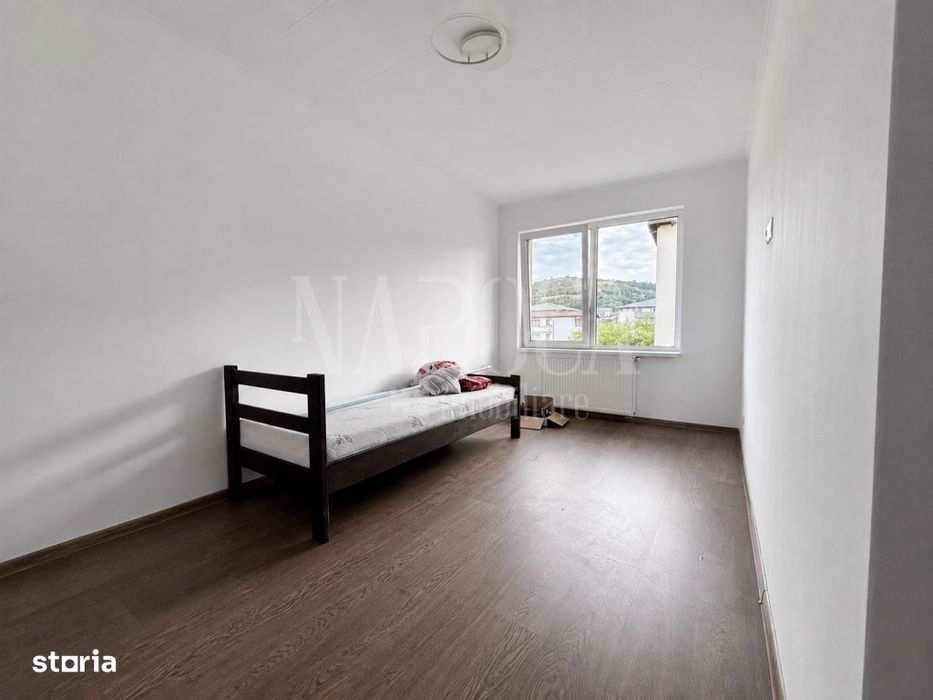 Apartament 4 camere de vanzare in Floresti